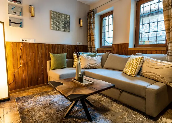 Villa Slona, Heritage In Old Town