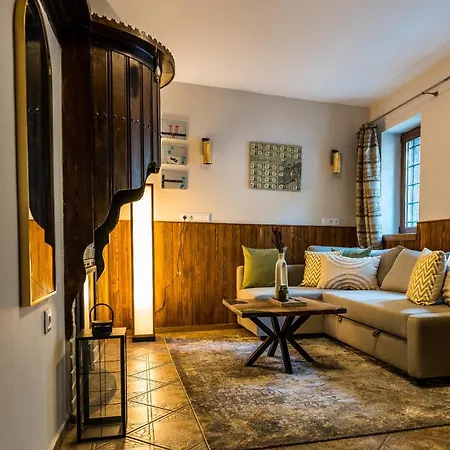 Βίλα Slona, Heritage In Old Town *