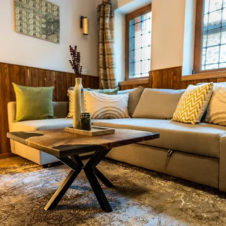 Slona, Heritage In Old Town * Φιλιππούπολη