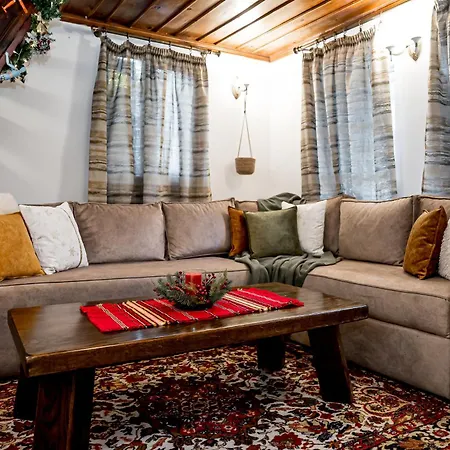 Slona, Heritage In Old Town Villa *